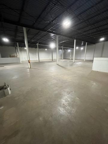 More Photos Of 612 11th Ave NW, Rochester Distribution For Sale