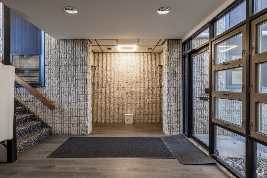 2627 Hylan Blvd, Staten Island, NY 10306 Medical Office For Lease