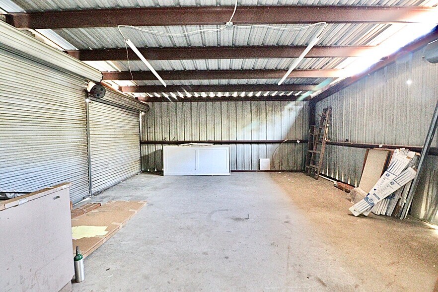 More Photos Of 1450 W Marion Ave, Lake Park Freestanding For Lease