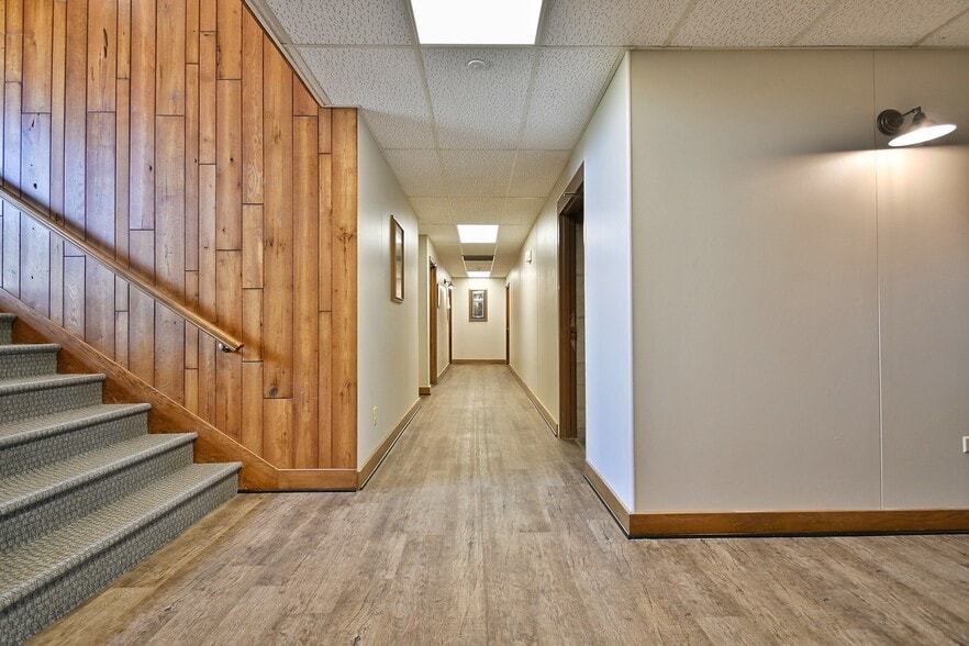 More Photos Of 425 S Adams St, Green Bay Office For Lease