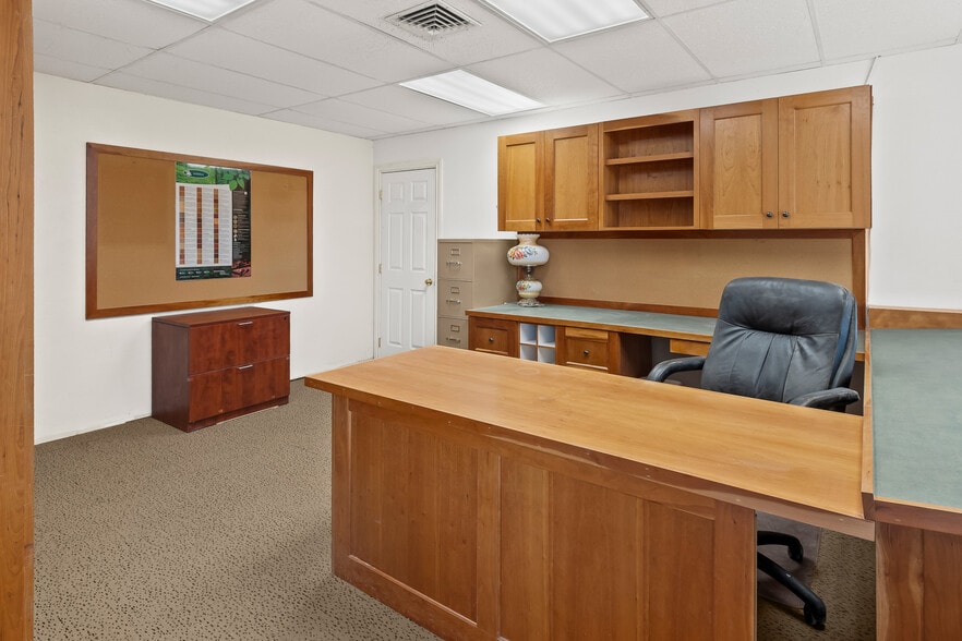 More Photos Of 2332 4th Ave, Greeley Manufacturing For Sale