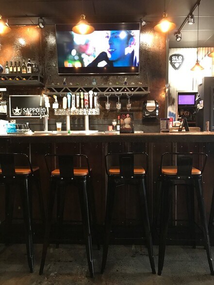 More Photos Of 108 W 3rd St, Long Beach Restaurant For Sale
