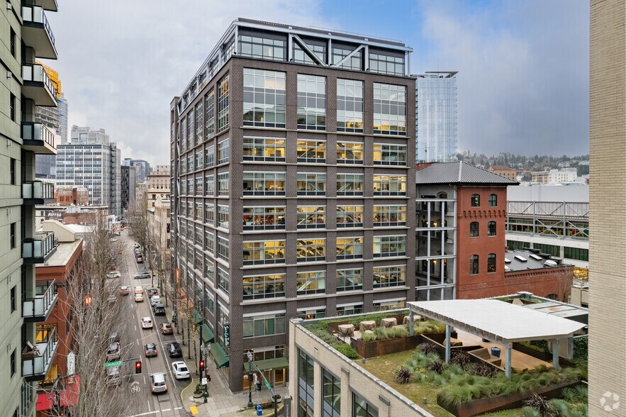 More Photos Of 1120 NW Couch St, Portland Office For Lease