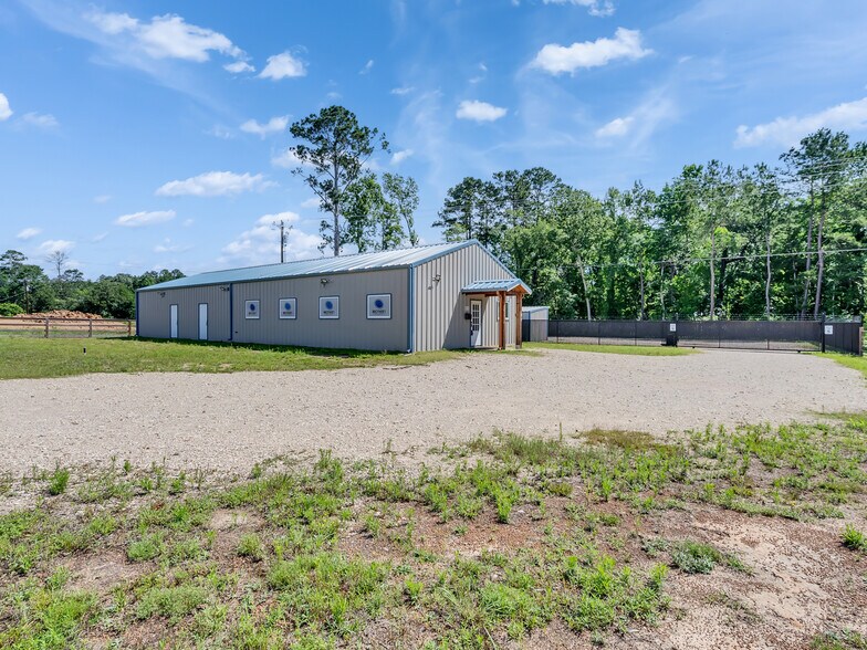 More Photos Of 11395 FM 2432 Rd, Willis Light Manufacturing For Sale
