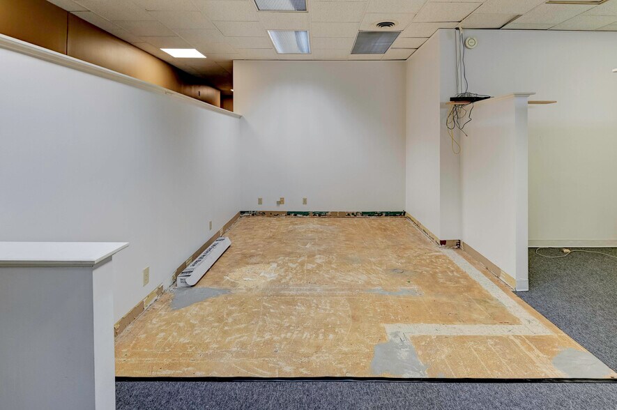 More Photos Of 4003 Pennsylvania Ave, Kansas City Office For Sale