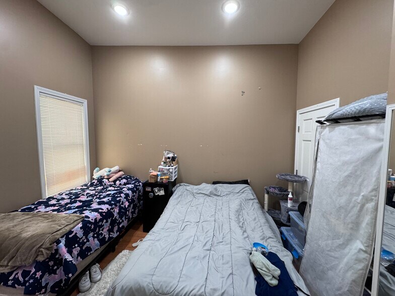 More Photos Of 530-534 Waverly St, Framingham General Retail For Sale