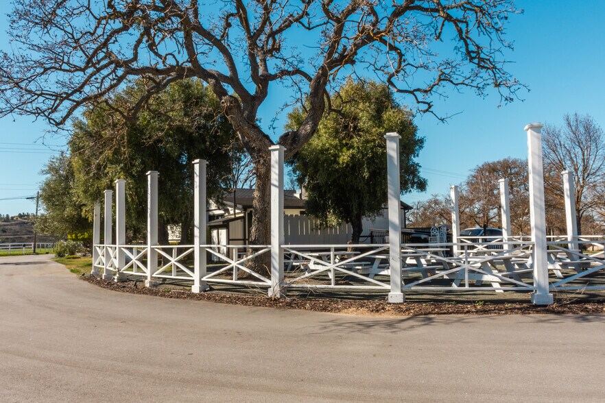 More Photos Of 1020 Penman Springs Rd, Paso Robles Winery Vineyard For Sale
