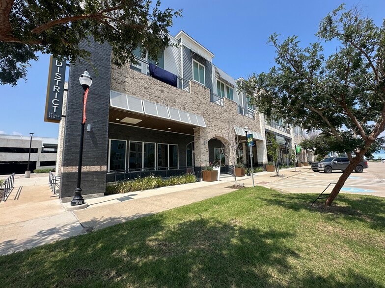 More Photos Of 300 Lakefront Dr, Little Elm Apartments For Lease