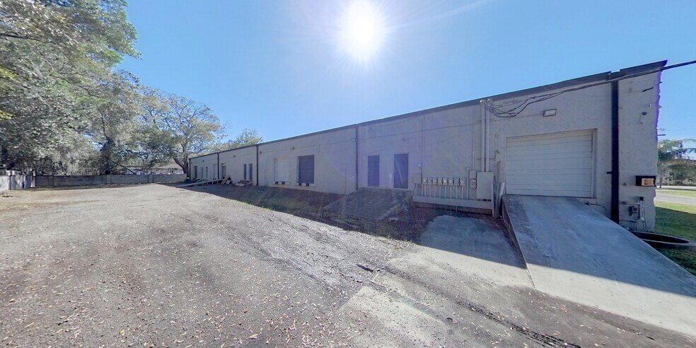 More Photos Of 5317 Fairmont St, Jacksonville Light Distribution For Lease