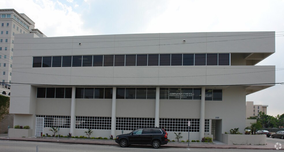 More Photos Of 2100 Salzedo St, Coral Gables Office For Lease