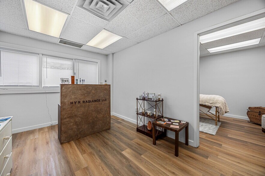 More Photos Of 219 N Dixie Way, South Bend Office For Lease