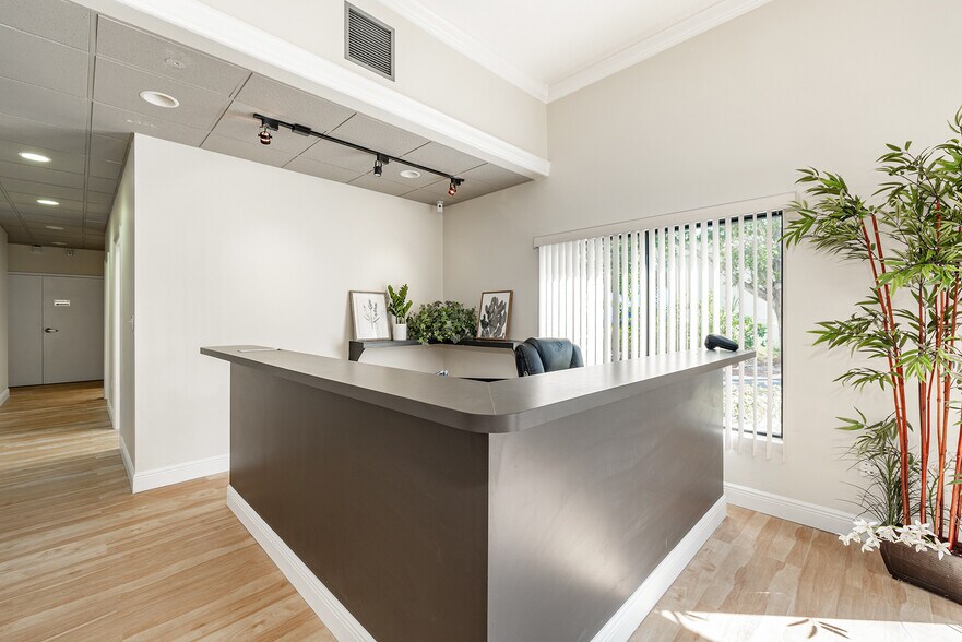 More Photos Of 3831 Tyrone Blvd N, Saint Petersburg Office For Lease