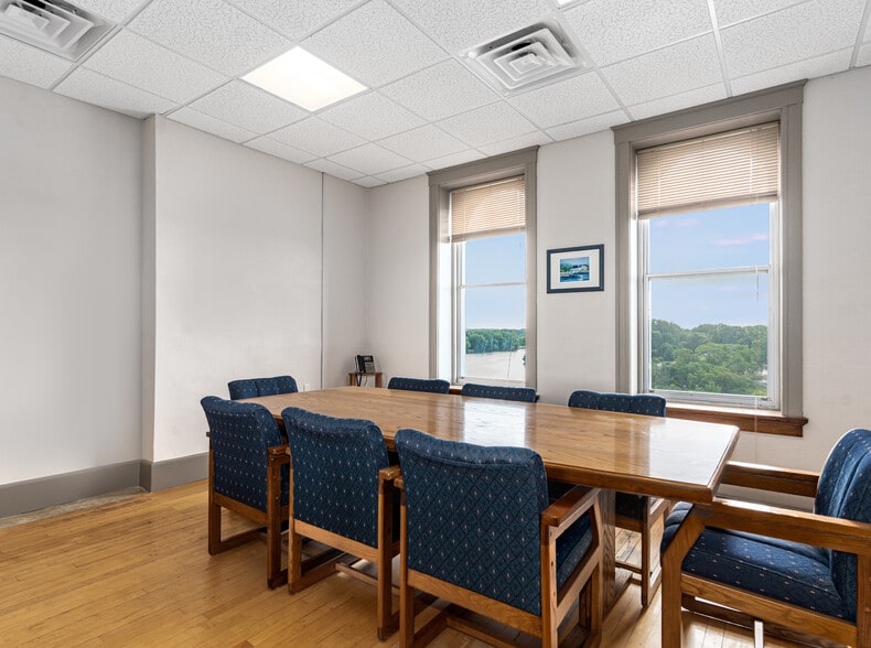 More Photos Of 628-630 Columbus St, Ottawa Loft Creative Space For Sale