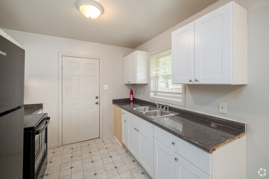 More Photos Of 3300-3328 Beck St, Greensboro Apartments For Sale