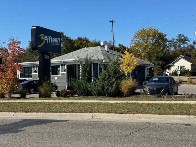 More Photos Of 3423 Plainfield Ave NE, Grand Rapids Storefront For Sale