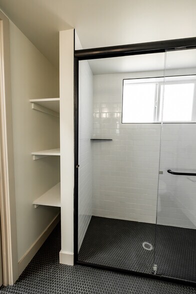 More Photos Of 5074 Madison Ave, San Diego Apartments For Sale