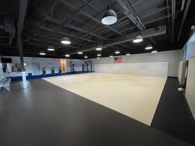 More Photos Of 1802 N Jackson St, Tullahoma Unknown For Lease