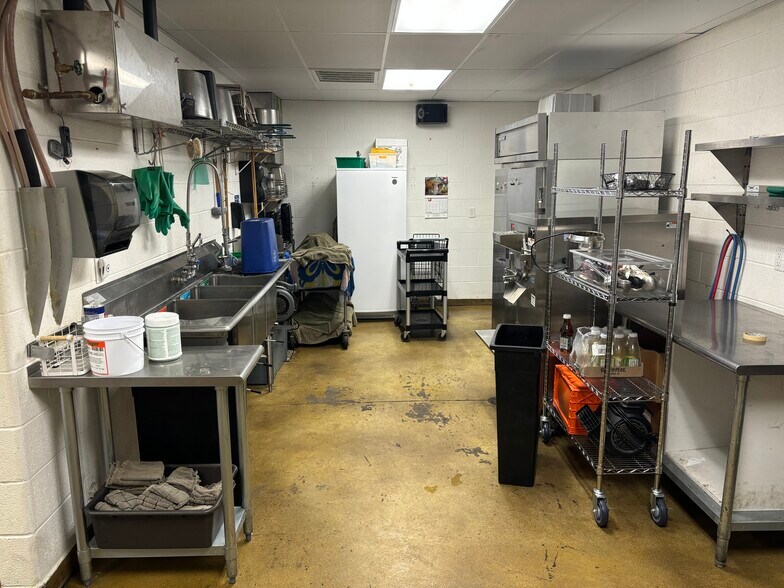 More Photos Of 5130 Chestnut St, Emmaus Fast Food For Sale