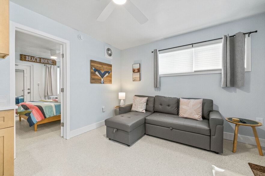More Photos Of 12100 Gulf Blvd, Treasure Island Hotel For Sale