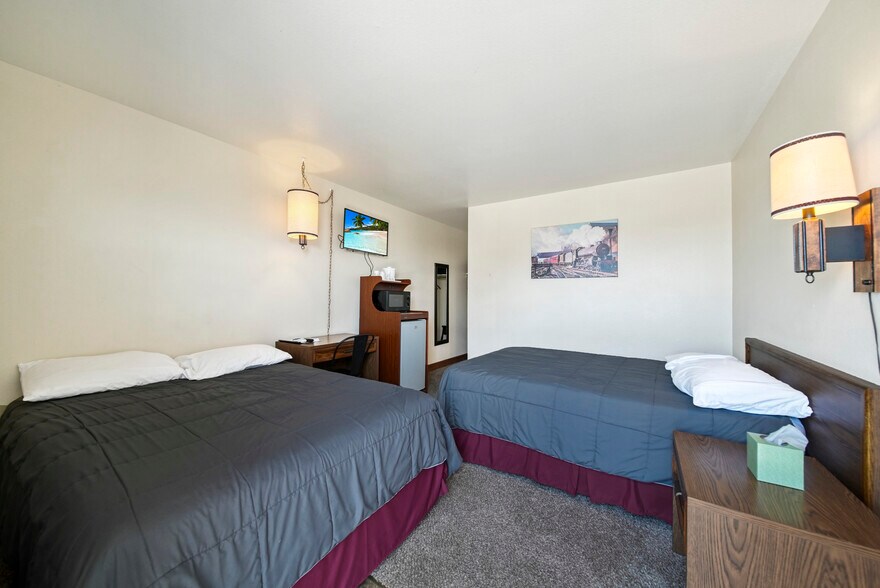 More Photos Of 60 Hickory Ave, Akron Hotel For Sale