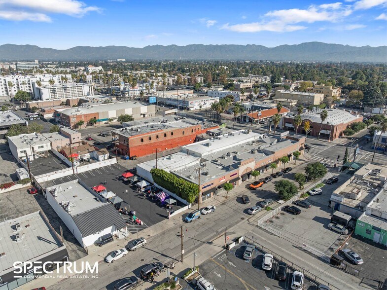More Photos Of 6451-6453 Van Nuys Blvd, Van Nuys Storefront For Lease