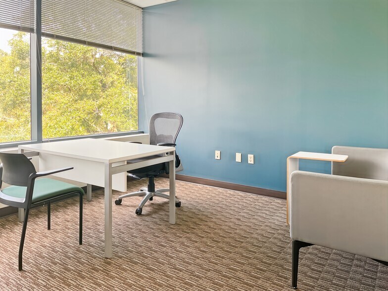 More Photos Of 15310 Amberly Dr, Tampa Coworking Space