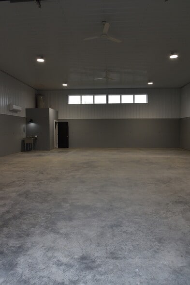 More Photos Of 25 Industrial Tract, Hudson Warehouse For Lease