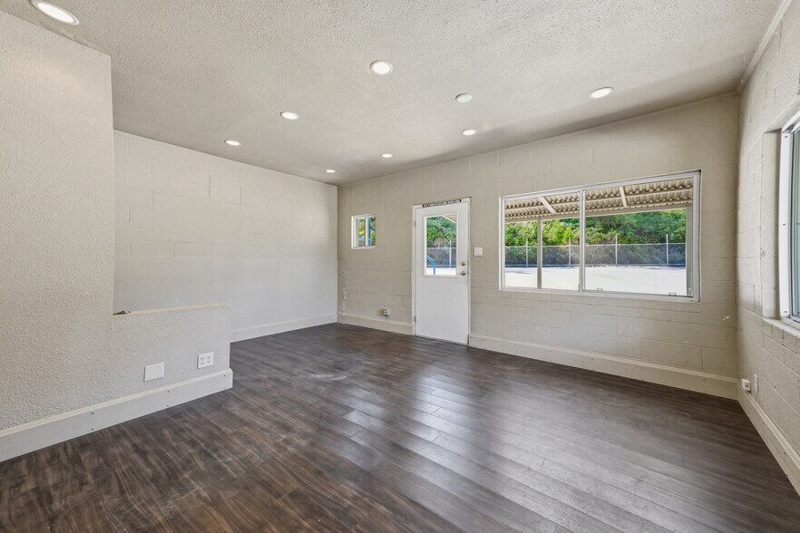 More Photos Of 1025 Idaho Maryland Rd, Grass Valley Warehouse For Lease