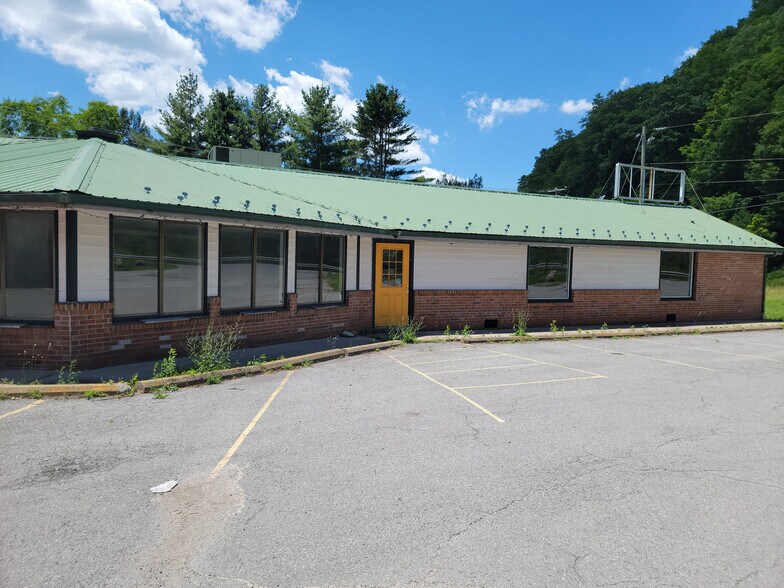 More Photos Of 693 Slaty Fork Rd, Slatyfork Restaurant For Lease