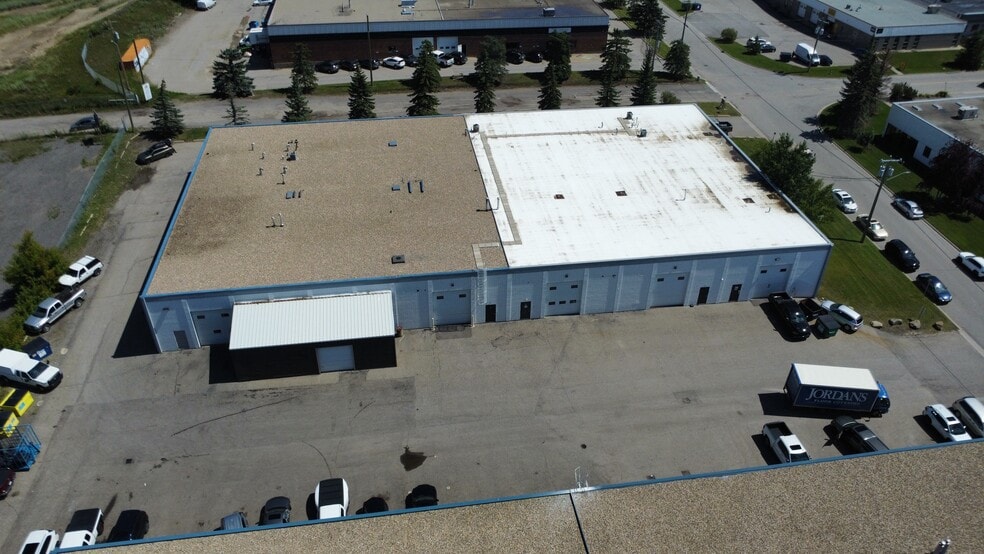 More Photos Of 5608 Burbank Cres SE, Calgary Warehouse For Lease