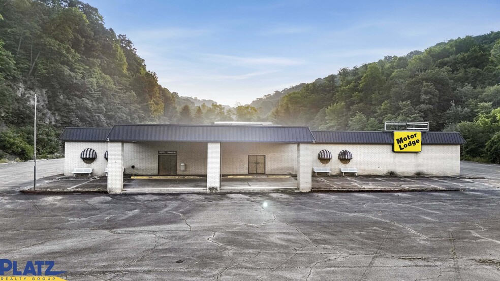 Primary Photo Of 2340 Dresden Ave, East Liverpool Hotel For Sale