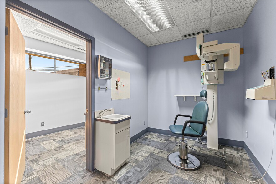 More Photos Of 24825 Michigan Ave, Dearborn Office For Lease