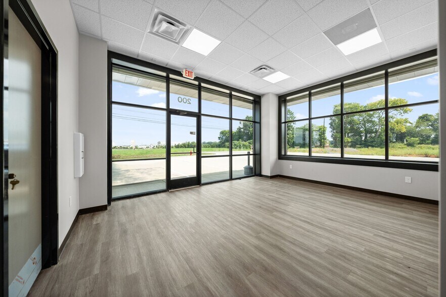 More Photos Of 1170 Dunlop Ln, Clarksville Industrial For Lease