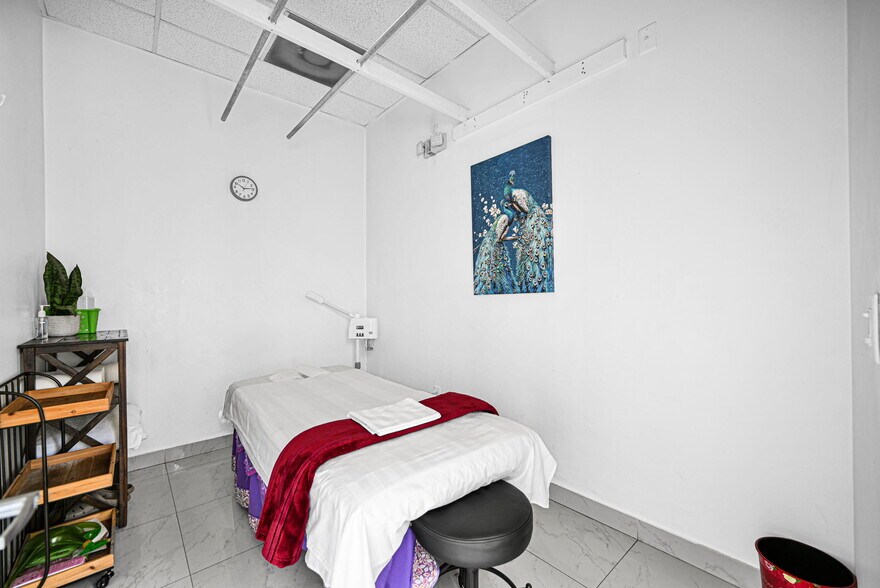 More Photos Of 2301 Wilton Dr, Wilton Manors Apartments For Sale