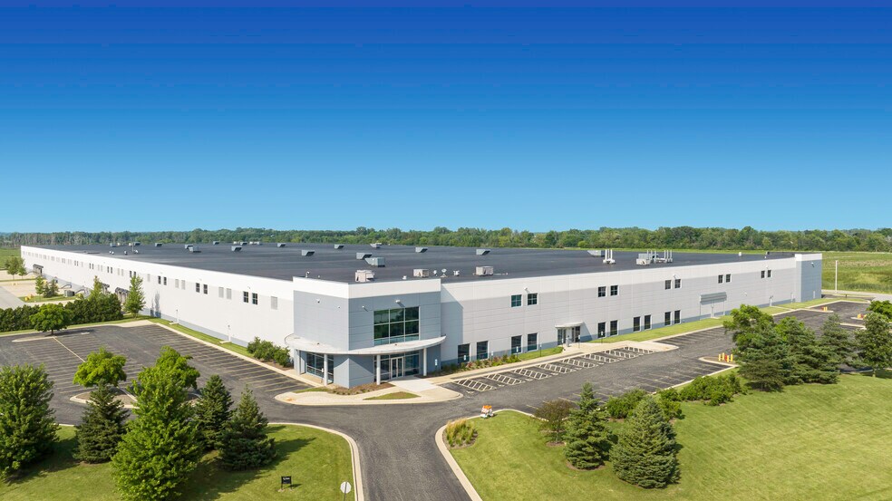 More Photos Of 901 Renaissance Blvd, Sturtevant Distribution For Lease