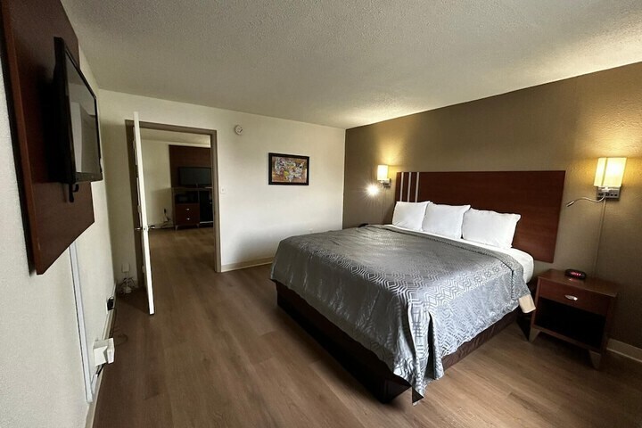 More Photos Of 1095 Wayne Ave, Chambersburg Hotel For Sale