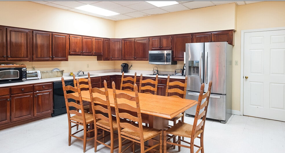 More Photos Of 2200 Cole Rd, Horn Lake Distribution For Sale