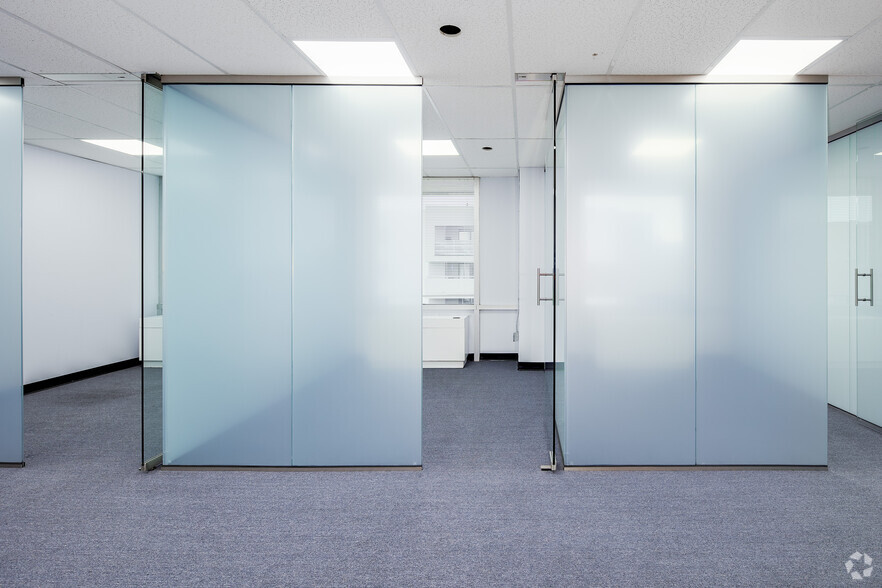 More Photos Of 205 S Whiting St, Alexandria Medical For Lease