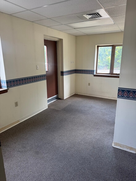 More Photos Of 410 W State St, Mertztown Medical For Sale