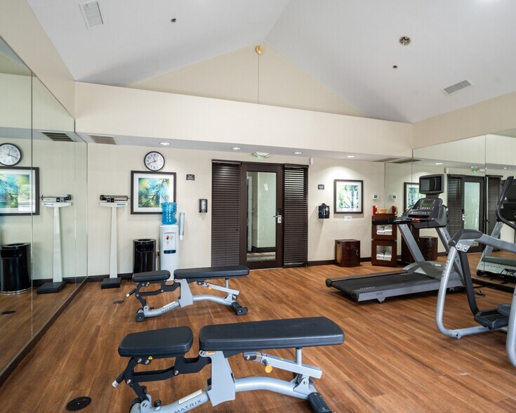 More Photos Of 2515 19th St, Lubbock Hotel For Sale