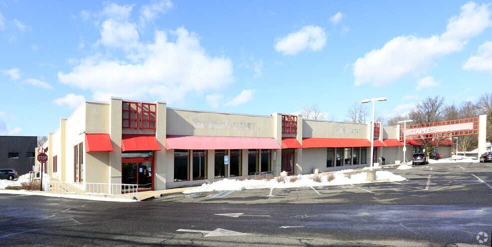 More Photos Of 2444-2460 Boston Post Rd, Larchmont Unknown For Lease