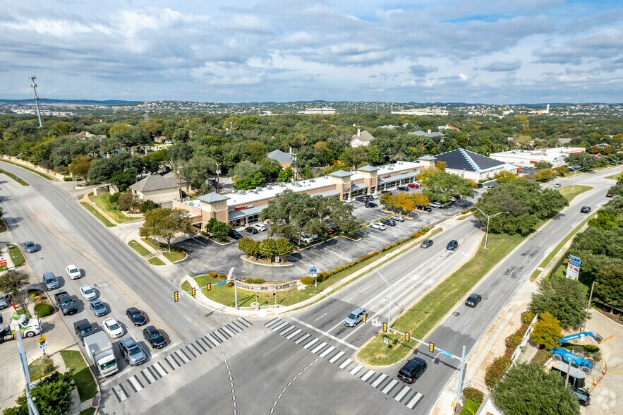 More Photos Of 16601-16635 Huebner Rd, San Antonio General Retail For Lease