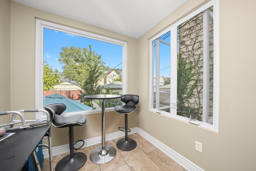 More Photos Of 6933 S Washtenaw Ave, Chicago Multifamily For Sale