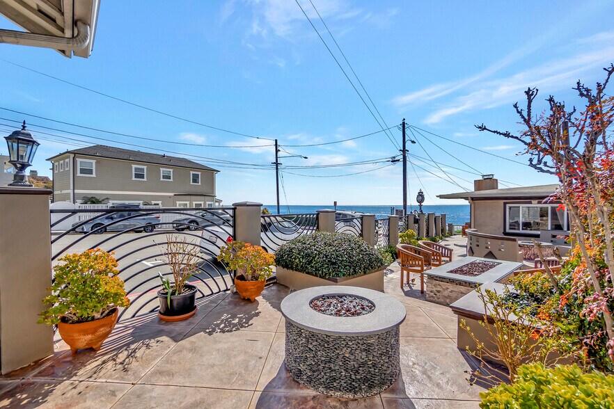 More Photos Of 150 Cress St, Laguna Beach Apartments For Sale