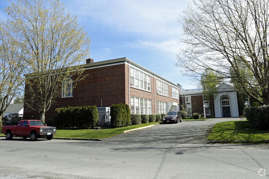 More Photos Of 2611 NE 125th St, Seattle Medical For Lease