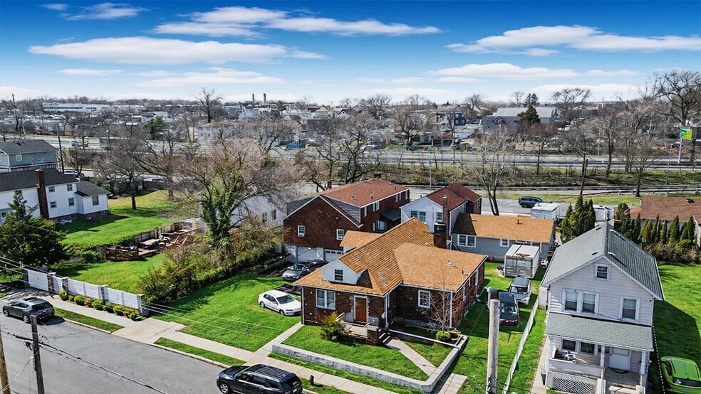 Primary Photo Of , Staten Island Multifamily For Sale