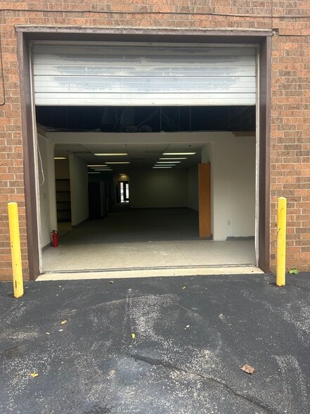 More Photos Of 6629 Engle Rd, Middleburg Heights Warehouse For Lease