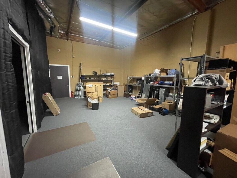 More Photos Of 19410-19420 Business Center Dr, Northridge Warehouse For Lease