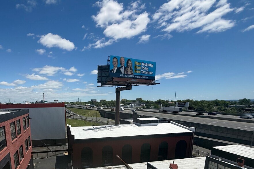 More Photos Of 1155 Railroad Ave, Bridgeport Showroom For Sale