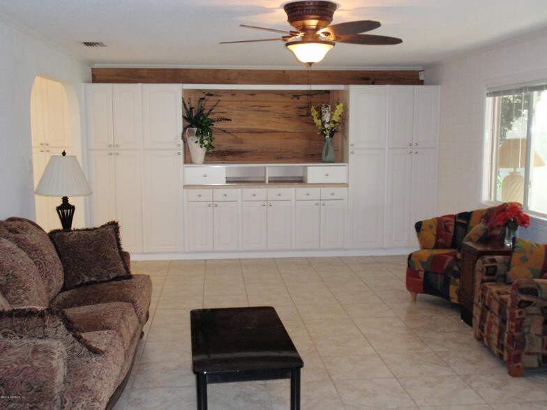 More Photos Of 217 Butler Dr, Satsuma Trailer Camper Park For Sale